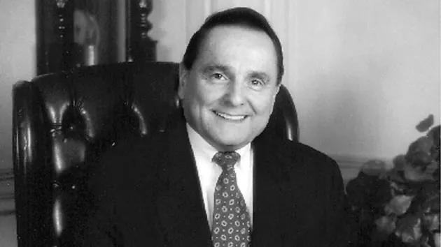 Bill Gothard speaking during a Christian leadership seminar